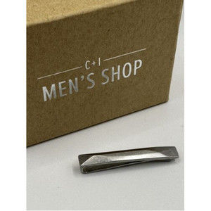 Chloe & Isabel Men’s Tie Bar- NEW IN BOX, Perfect For Fathers Day!